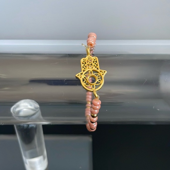 Hand made gold hamsa hand stretch bracelet - Picture 1 of 2